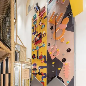Climbing Wall Cheer Amusement Jumping Park Play Center Climbing Wall Facilities Customized Big Indoor Amusement Trampoline Park Equipment